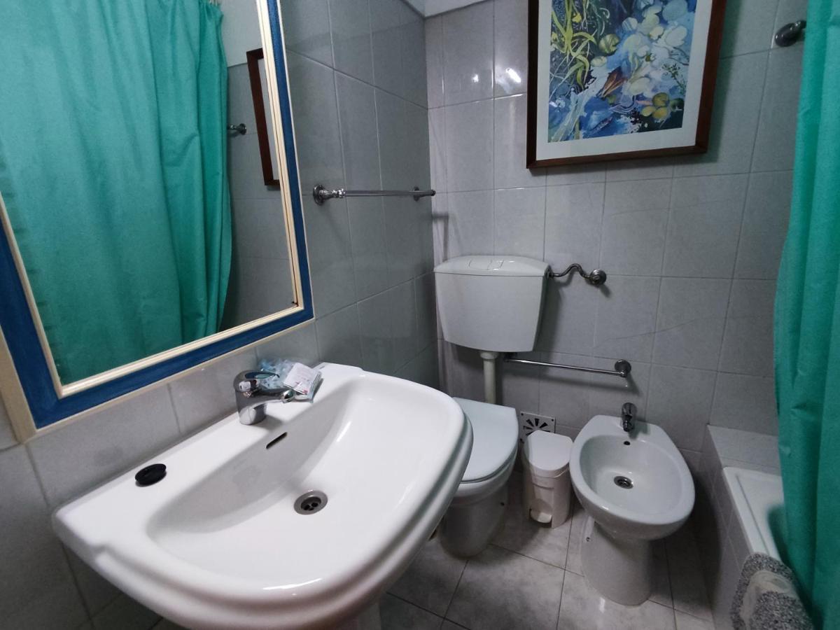1P Torre Sol Casas & Papeis Apartment Armacao de Pera Exterior photo